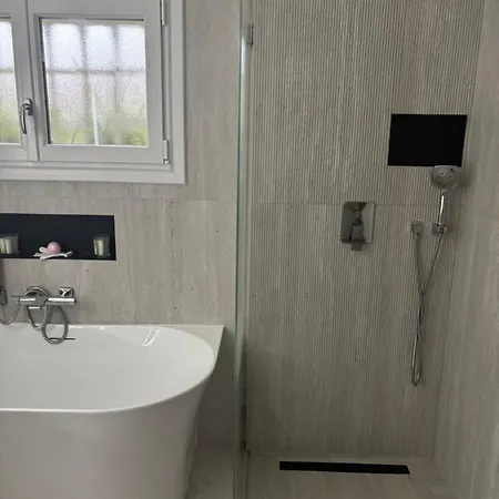 Les 3 Lumières 8-10 Personnes, Clim, Piscine à Proximité Des Plages Villa